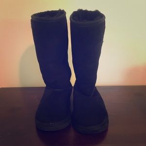 Girls black ugg classic tall boots